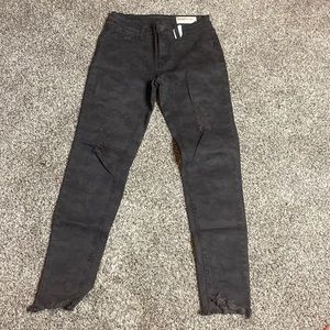 Camo skinny jeans